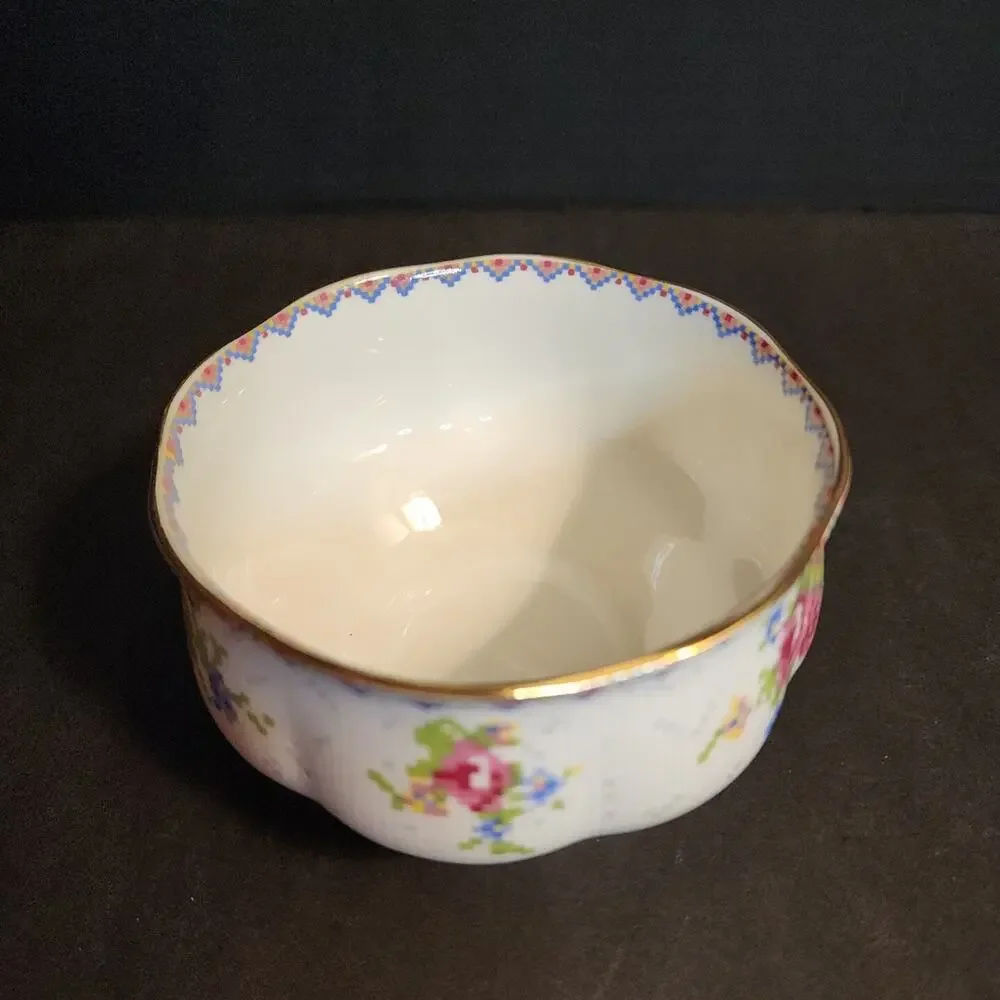 Royal Albert vtg royal